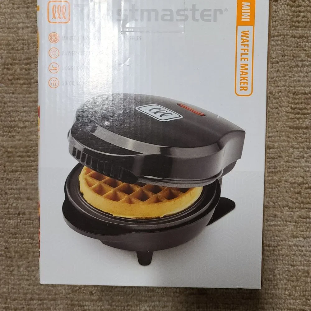 Toastmaster Mini Waffle Maker - Picture 6 of 6